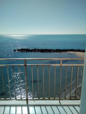APPARTAMENTO CON TERRAZZA SUL MARE